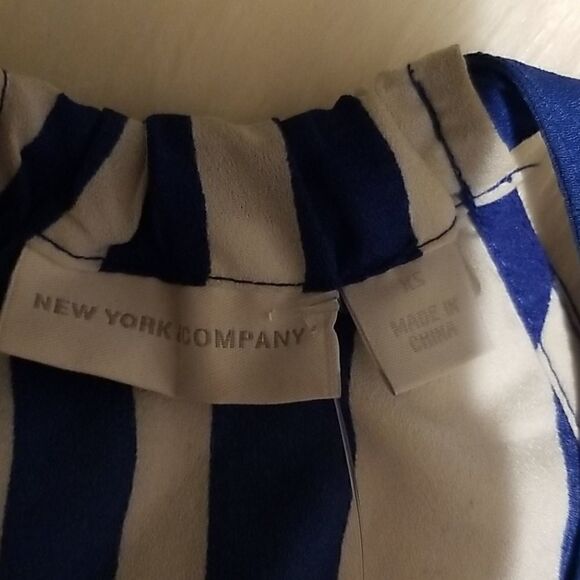 New York & Co. Cobalt Blue and White Halter Style Top Size XS - Picture 6 of 7